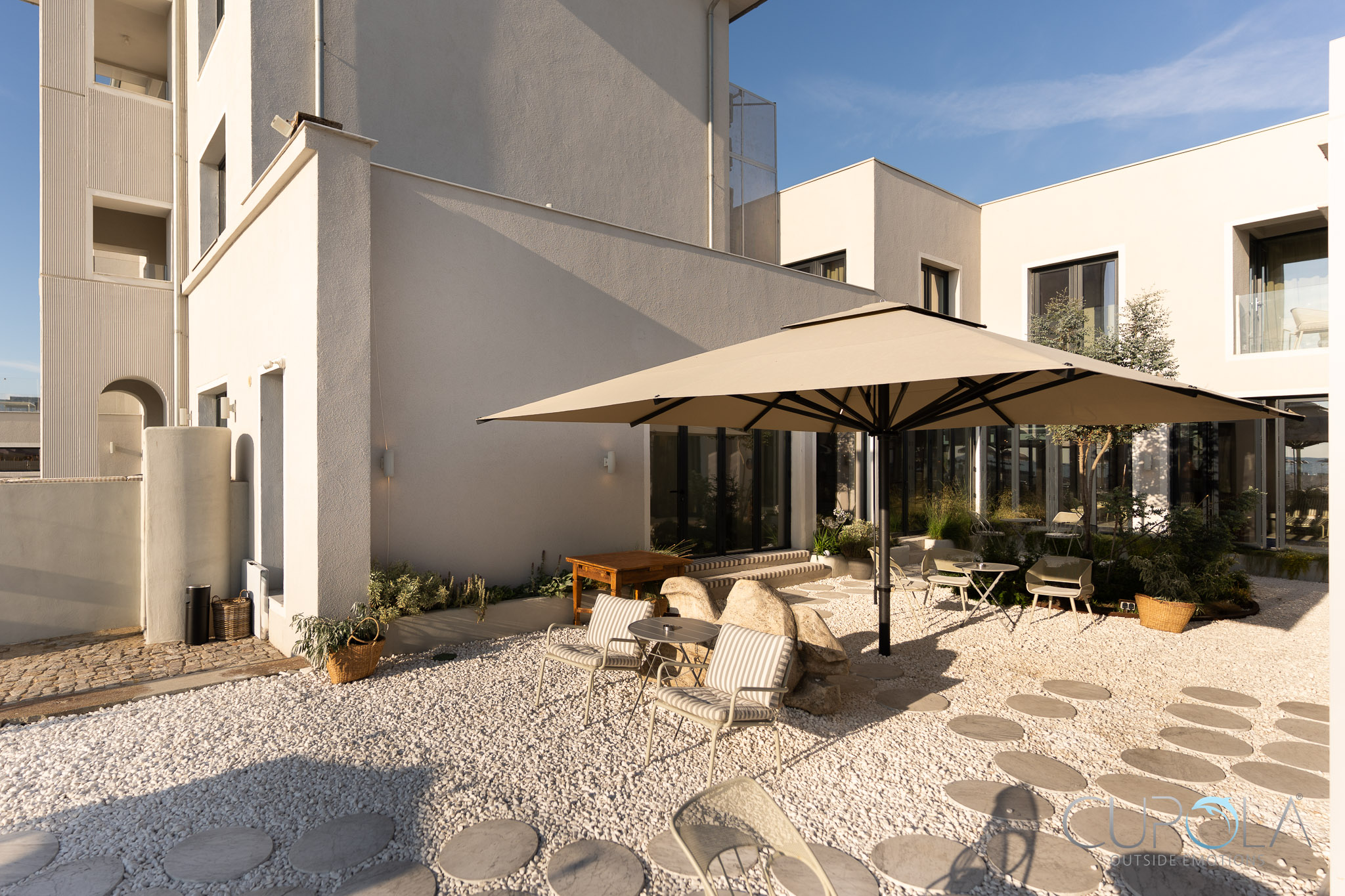 pergole bioclimatice, pergole retractabile, copertine, sisteme de umbrire