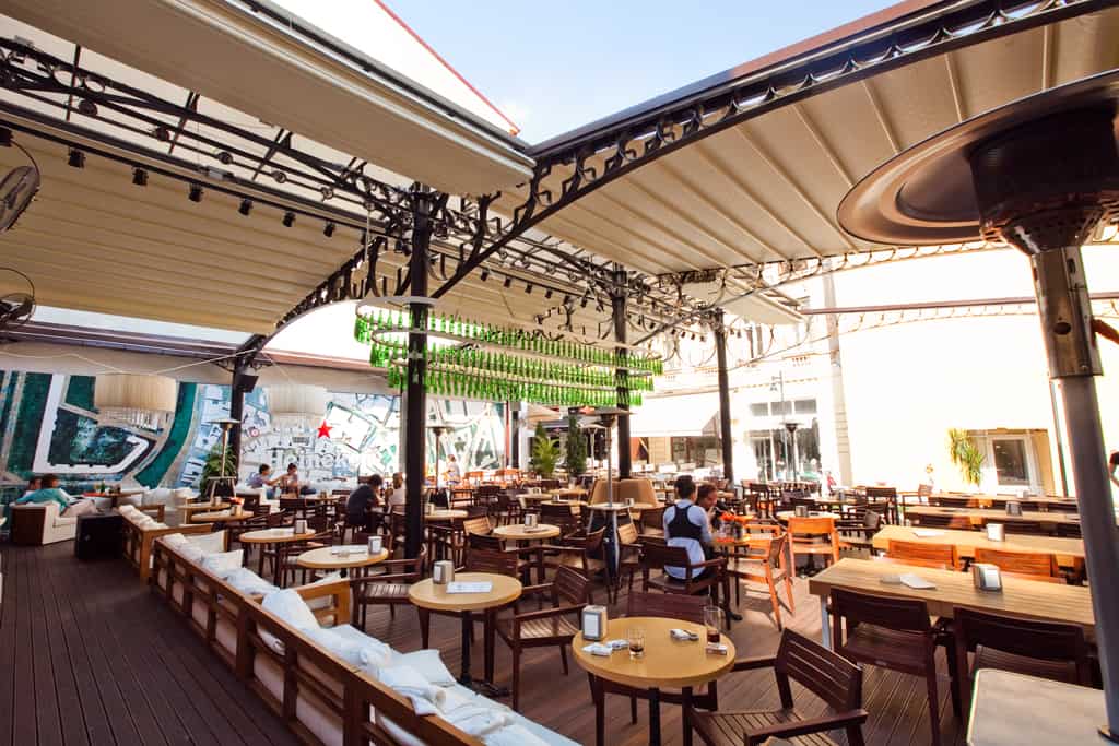 pergole retractabile pentru terasa si gradina made in Italy Freddo Club & Lounge Bucuresti Romania