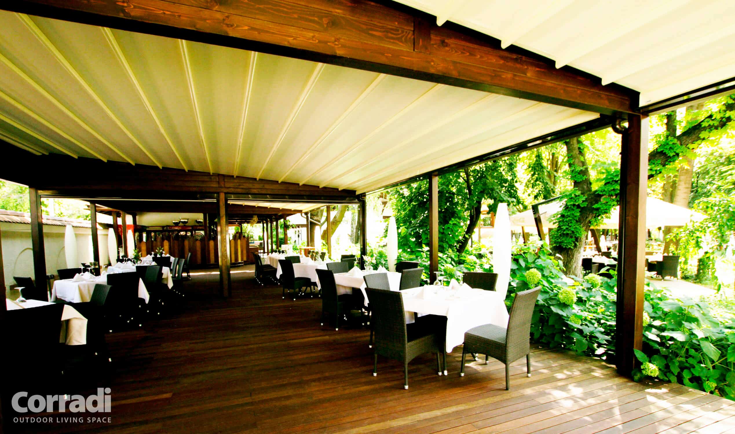 pergole retractabile pentru terasa made in Italy Restaurant Casa Doina Bucuresti